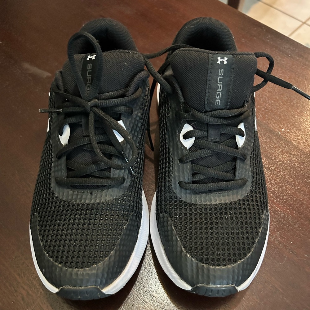 Under Armour Surge Black Sneakers